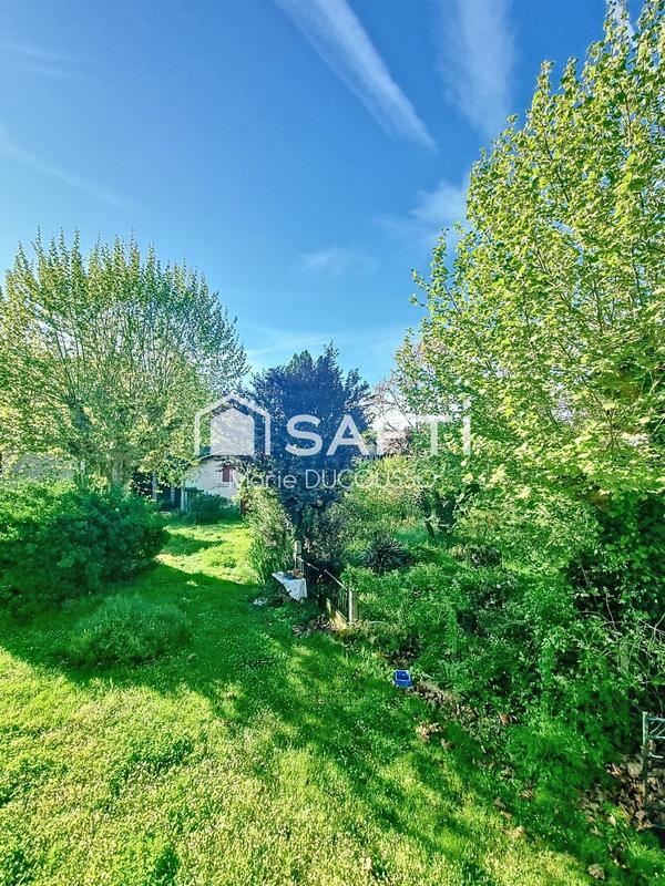 Maison - 237 m² - 8 pièces