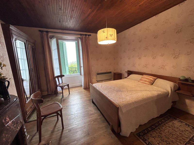 Maison - 143 m² - 7 pièces