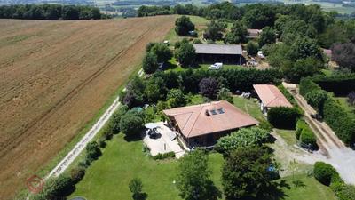 Maison de bois - 180 m² - 5 pièces