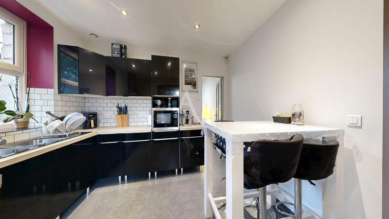 Maison - 137 m² - 6 pièces