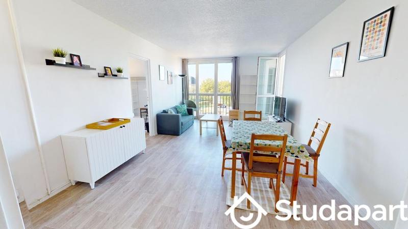 Chambre - 75 m² - 1 pièce