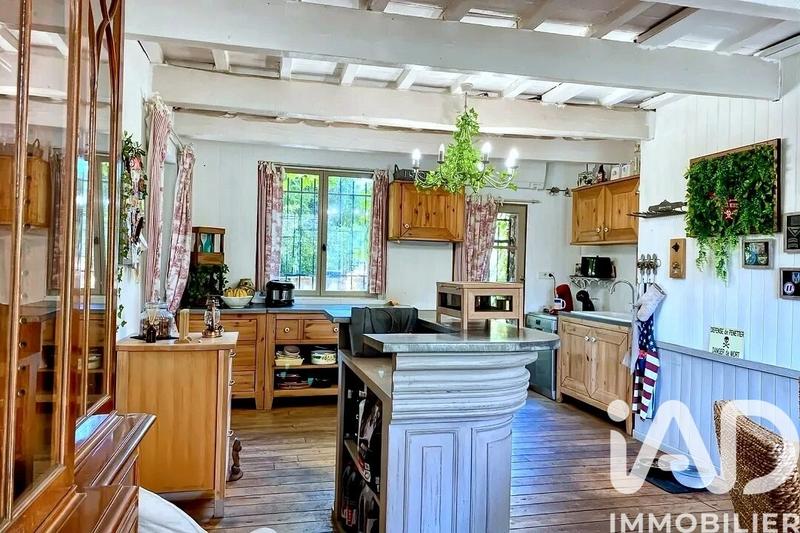 Maison - 250 m² - 9 pièces