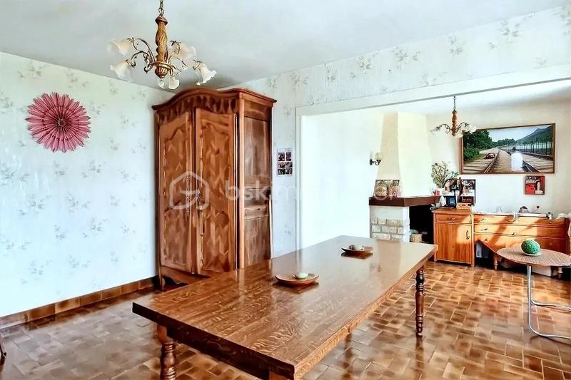 Maison traditionnelle - 85 m² - 5 pièces