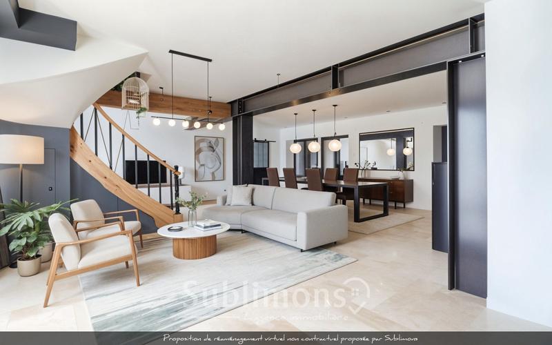 Maison - 223 m² - 9 pièces