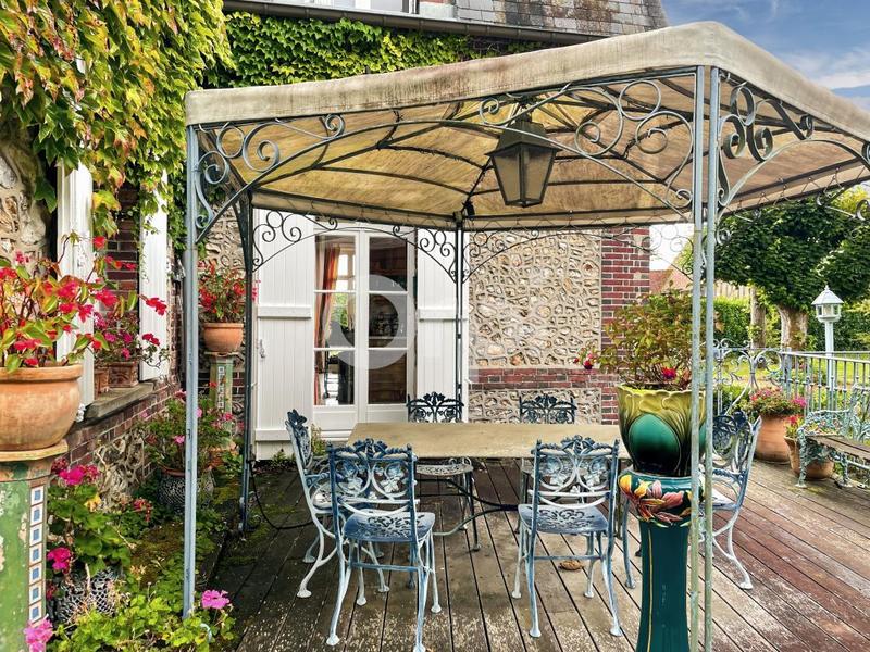 Propriété - 503 m² - 10 pièces