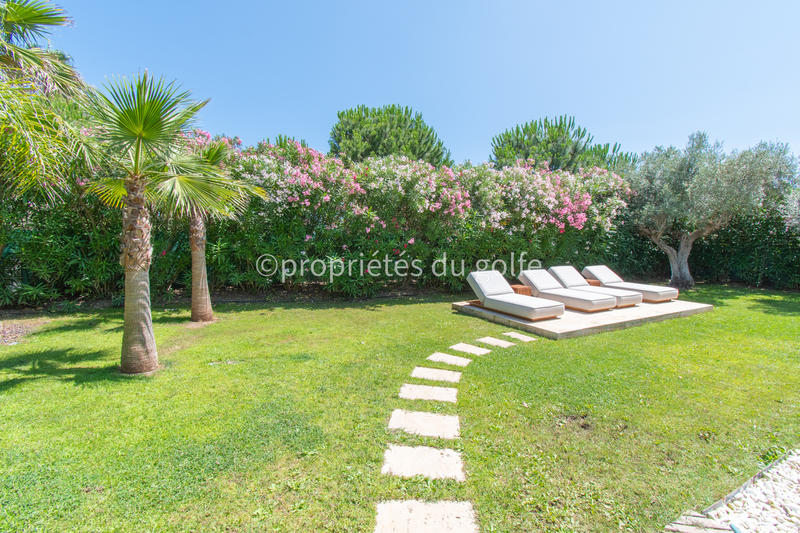 Maison - 305 m² - 7 pièces