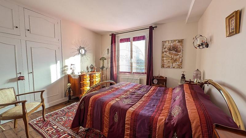 Propriété - 374 m² - 24 pièces