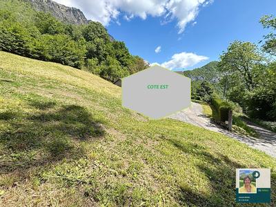 Terrain constructible - 790 m²