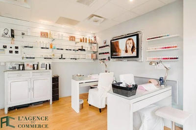 Fonds de commerce - Local commercial - 118 m²