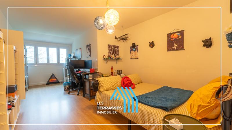 Maison - 280 m² - 9 pièces