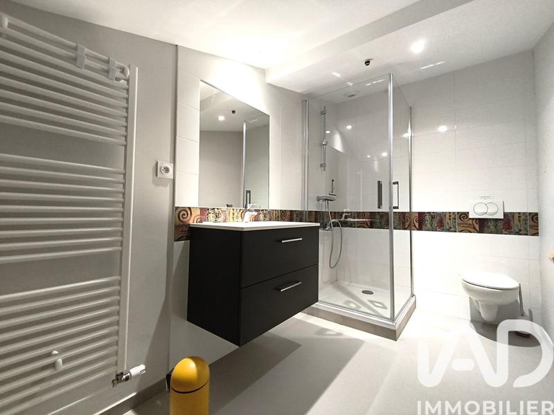 Maison - 750 m² - 24 pièces