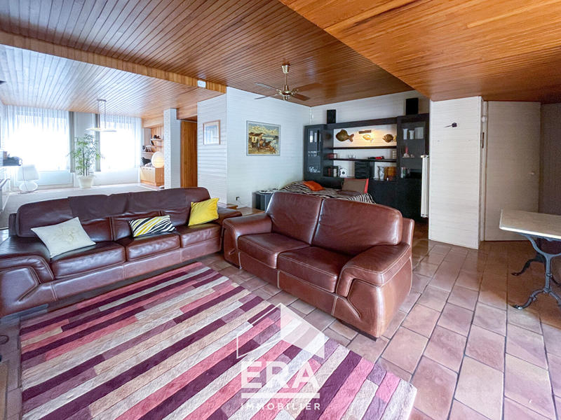 Maison - 238 m² - 6 pièces