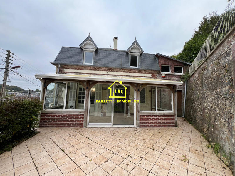 Maison - 202 m² - 5 pièces