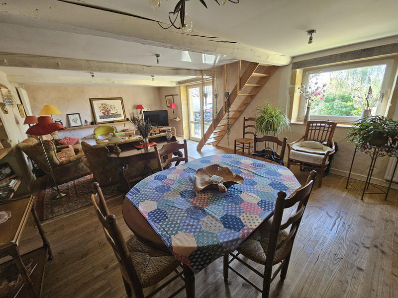 Maison - 220 m² - 6 pièces