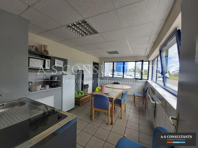 Local d'activité / Entrepôt - 3 528 m²