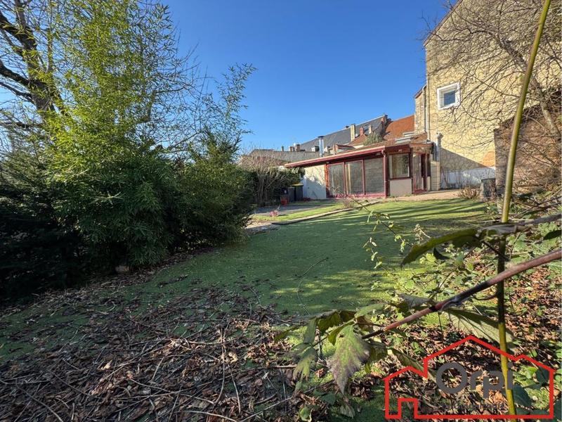 Maison de ville - 251 m² - 6 pièces