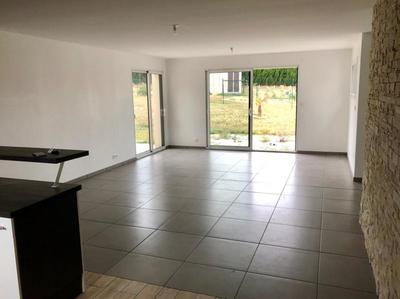 Maison - 99 m² - 4 pièces