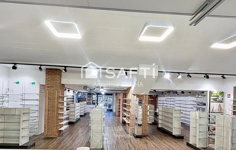 Local commercial - 423 m² - 11 pièces