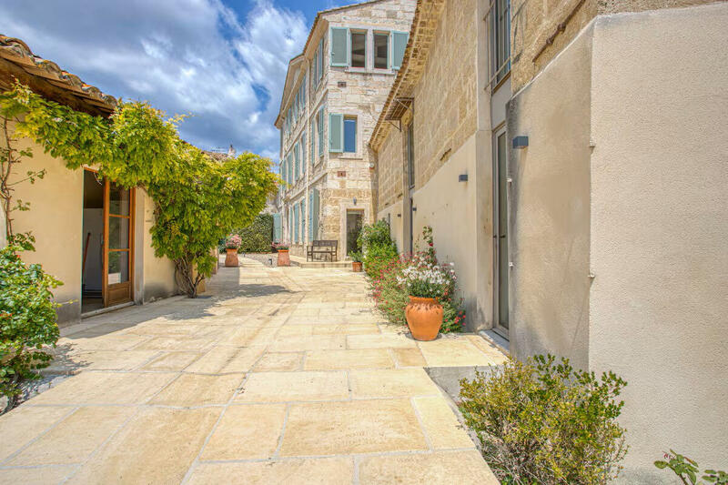 Propriété - 492 m² - 11 pièces