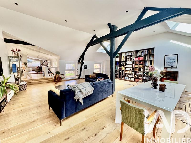 Maison - 300 m² - 7 pièces