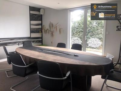 Bureau - 131 m² - 6 pièces