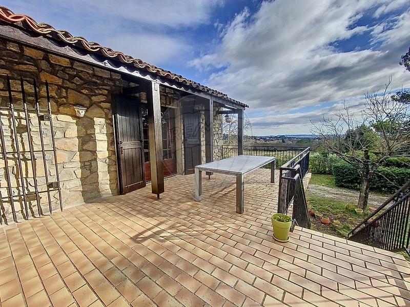 Maison - 128 m² - 7 pièces