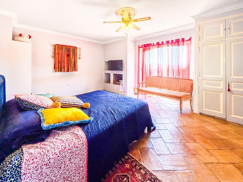 Maison - 500 m² - 15 pièces