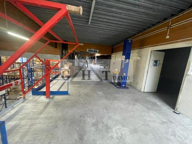 Entrepôt - 5 023 m²