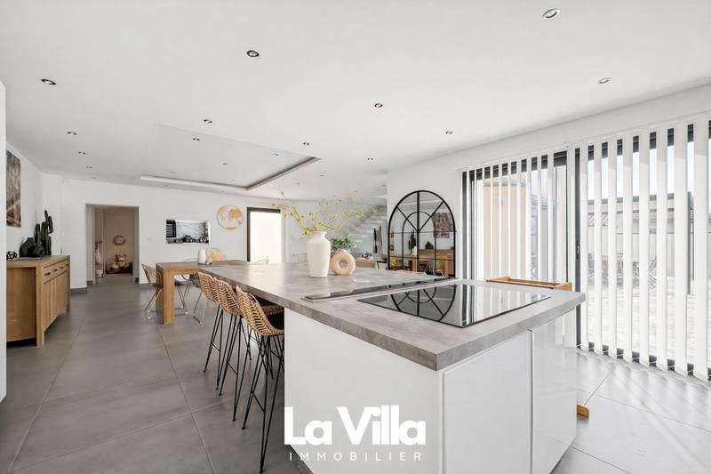 Maison - 194 m² - 5 pièces