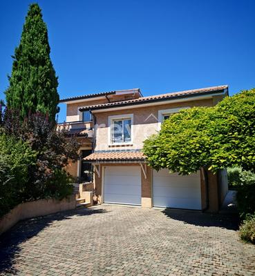 Maison - 143 m² - 5 pièces