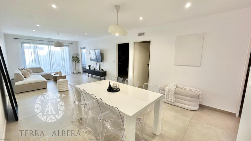 Maison - 96 m² - 4 pièces