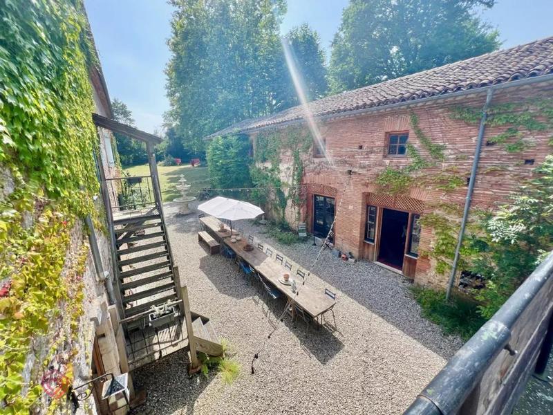 Maison de maîtres - 585 m² - 20 pièces