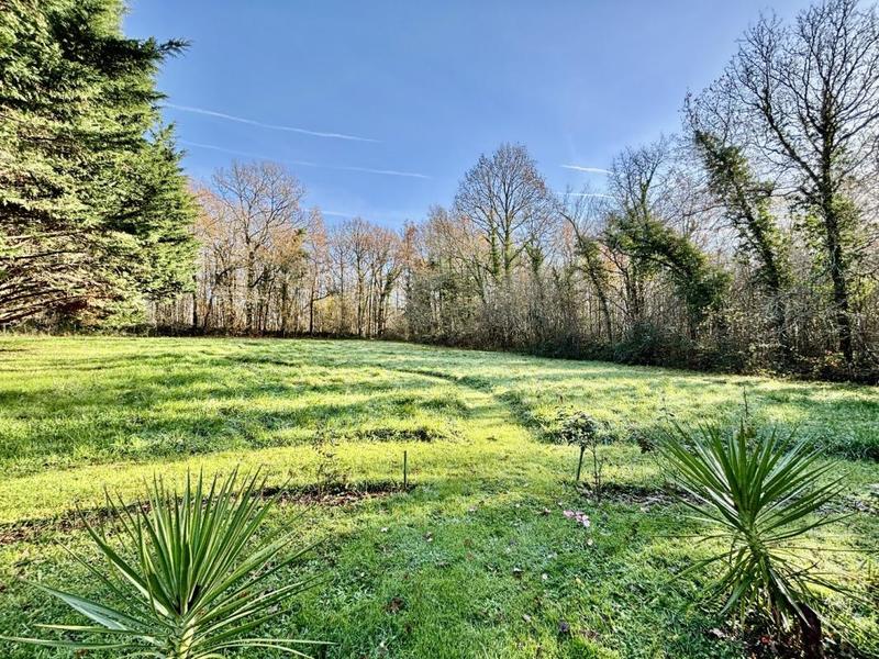 Propriété - 297 m² - 9 pièces