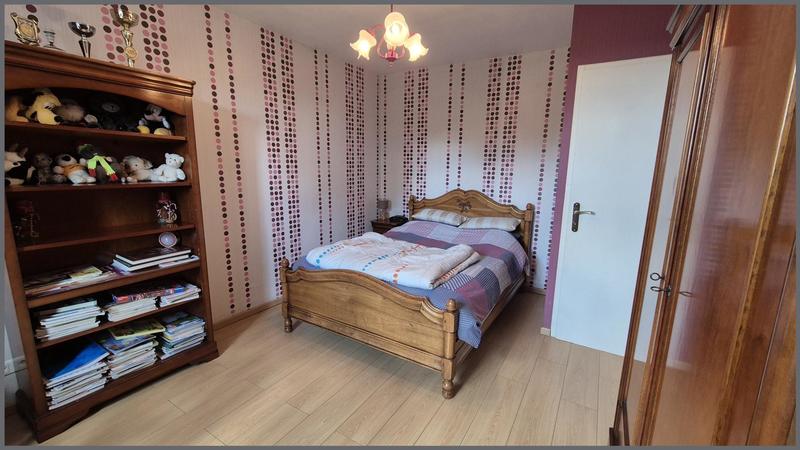 Maison - 185 m² - 185 pièces