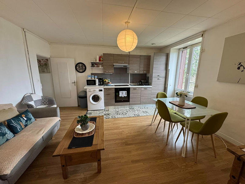 Maison - 335 m² - 14 pièces