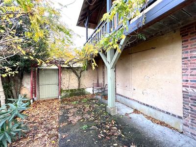 Immeuble - 250 m² - 8 pièces