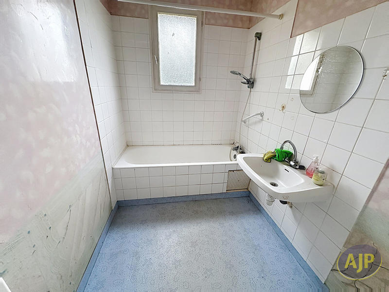 Maison - 106 m² - 6 pièces