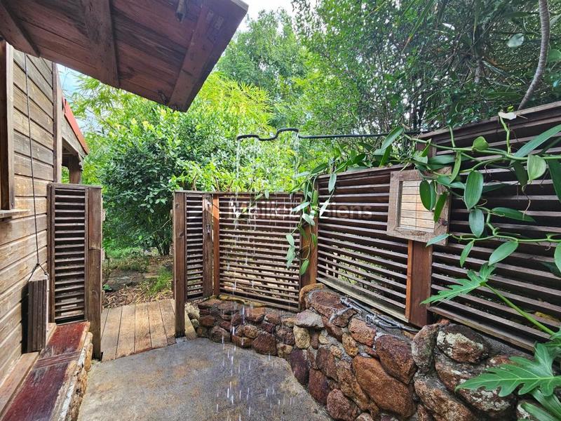 Propriété - 261 m² - 8 pièces