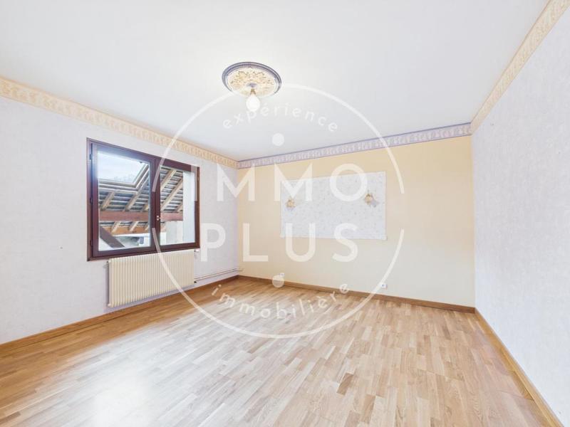 Maison - 180 m² - 7 pièces