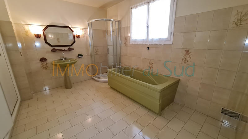 Maison - 220 m² - 8 pièces