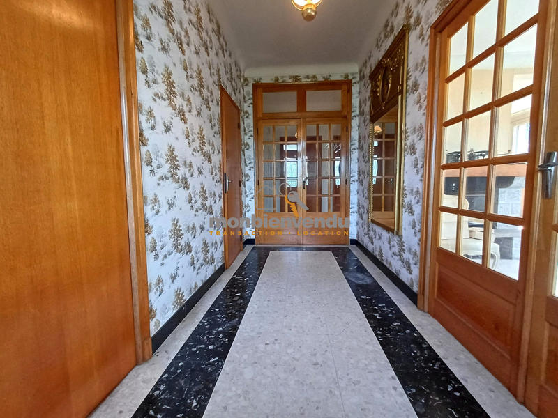 Maison traditionnelle - 188 m² - 5 pièces