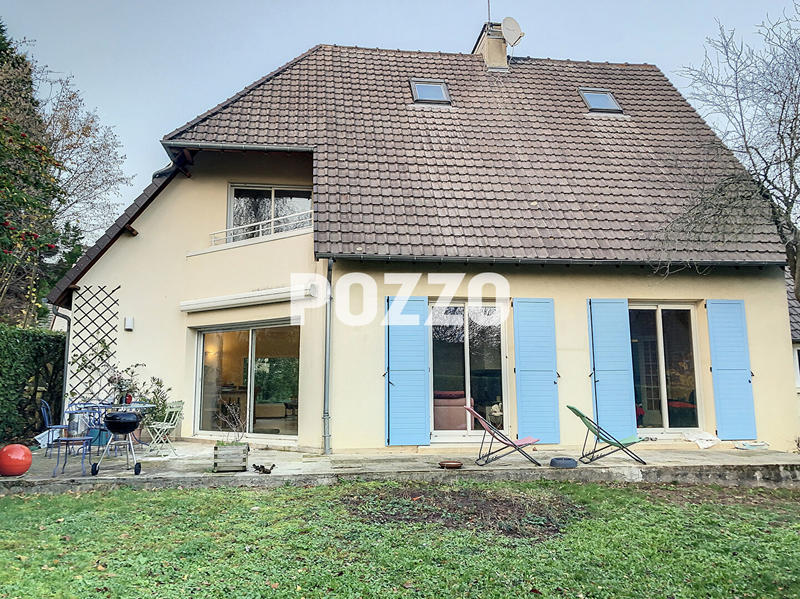 Maison - 184 m² - 8 pièces