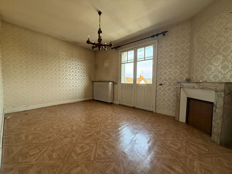 Maison - 92 m² - 5 pièces