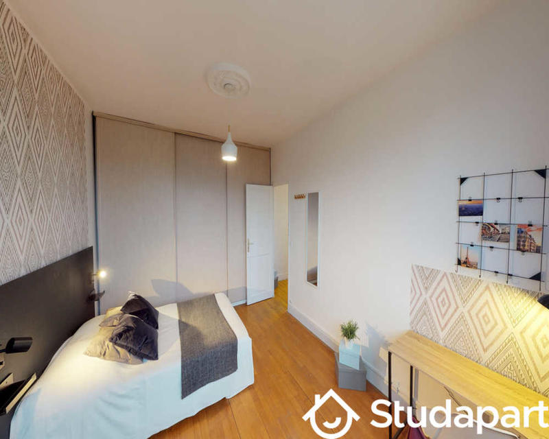 Chambre - 90 m² - 1 pièce