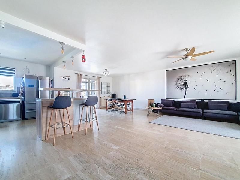 Maison - 236 m² - 6 pièces