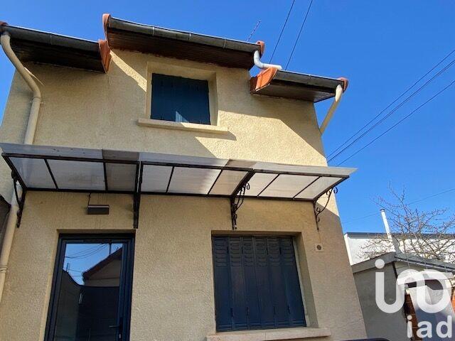 Maison - 93 m² - 5 pièces