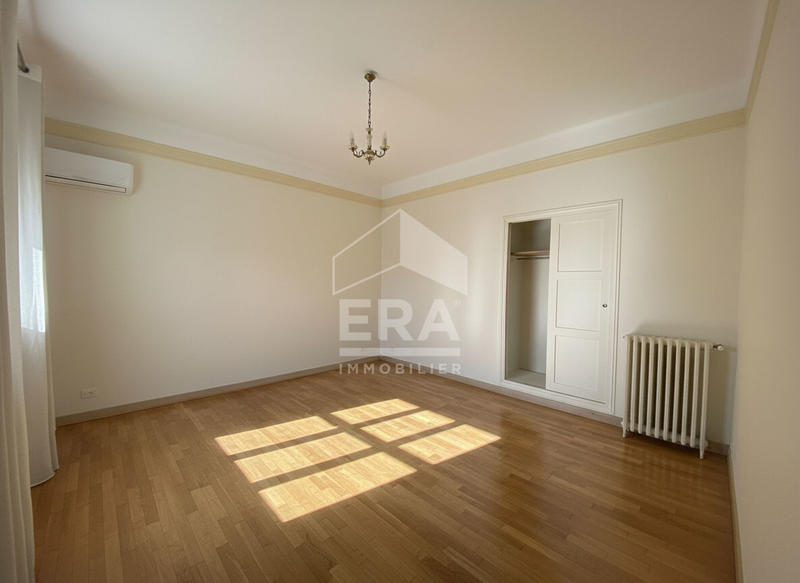 Immeuble - 13 pièces