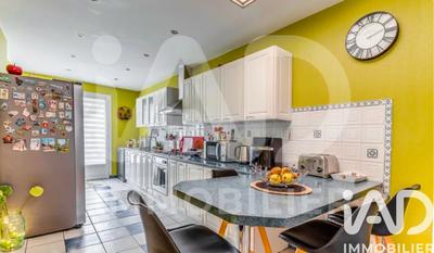 Maison - 90 m² - 4 pièces