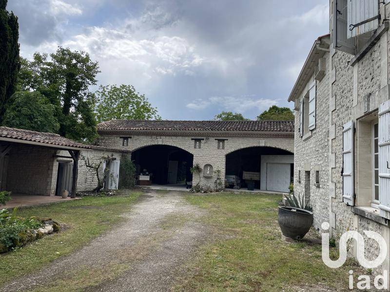 Maison - 222 m² - 7 pièces