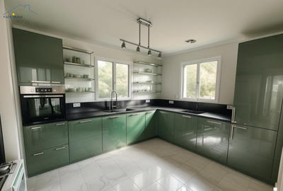 Maison - 106 m² - 5 pièces